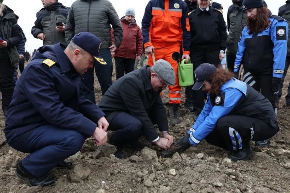 Çanakkale'de Orman Haftası'nda 24 Bin Fidan Toprakla Buluştu