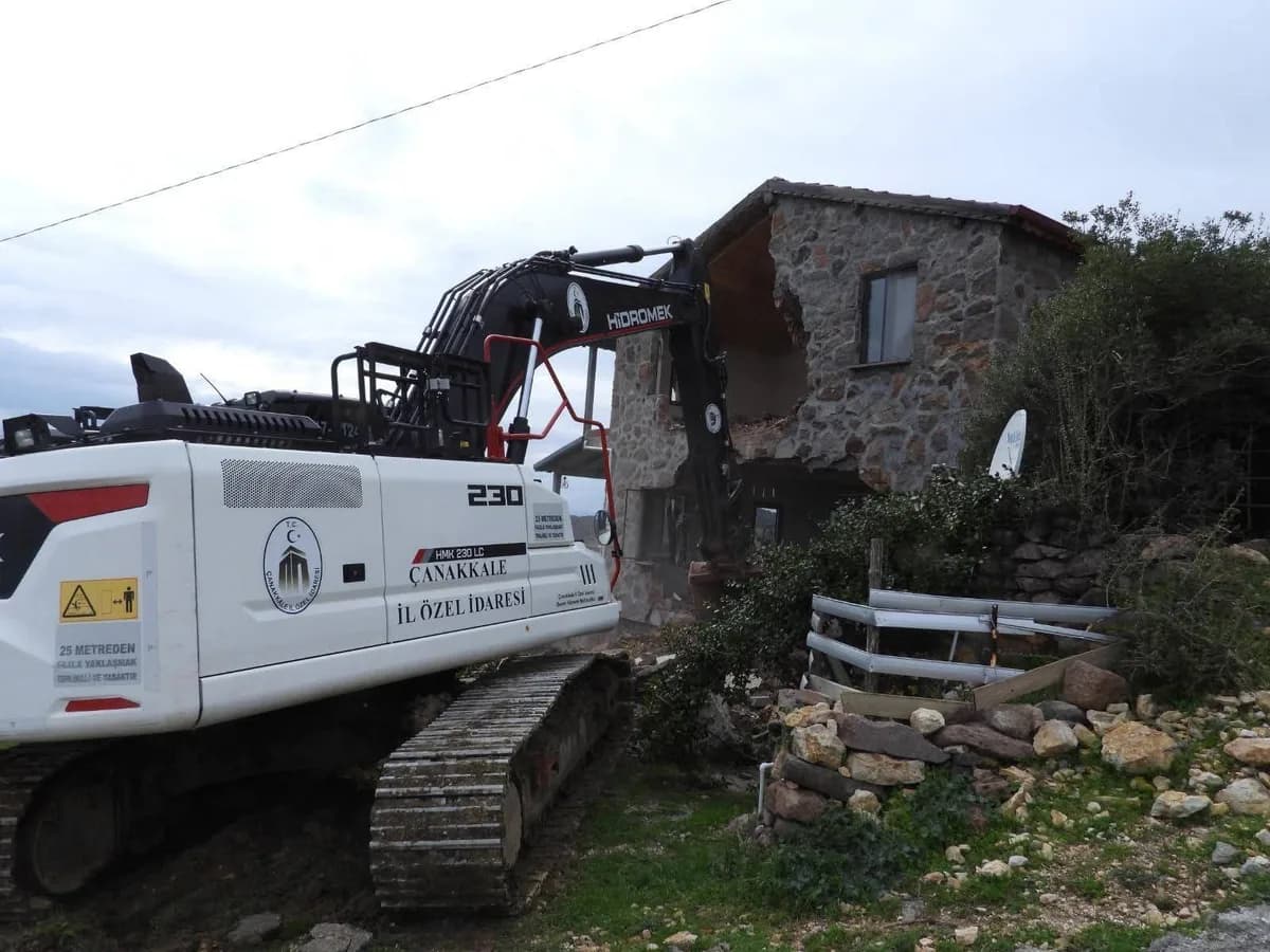 Çanakkale’de Kaçak Yapılaşma ile Kararlı Mücadele: Şubat Ayında 31 Yıkım