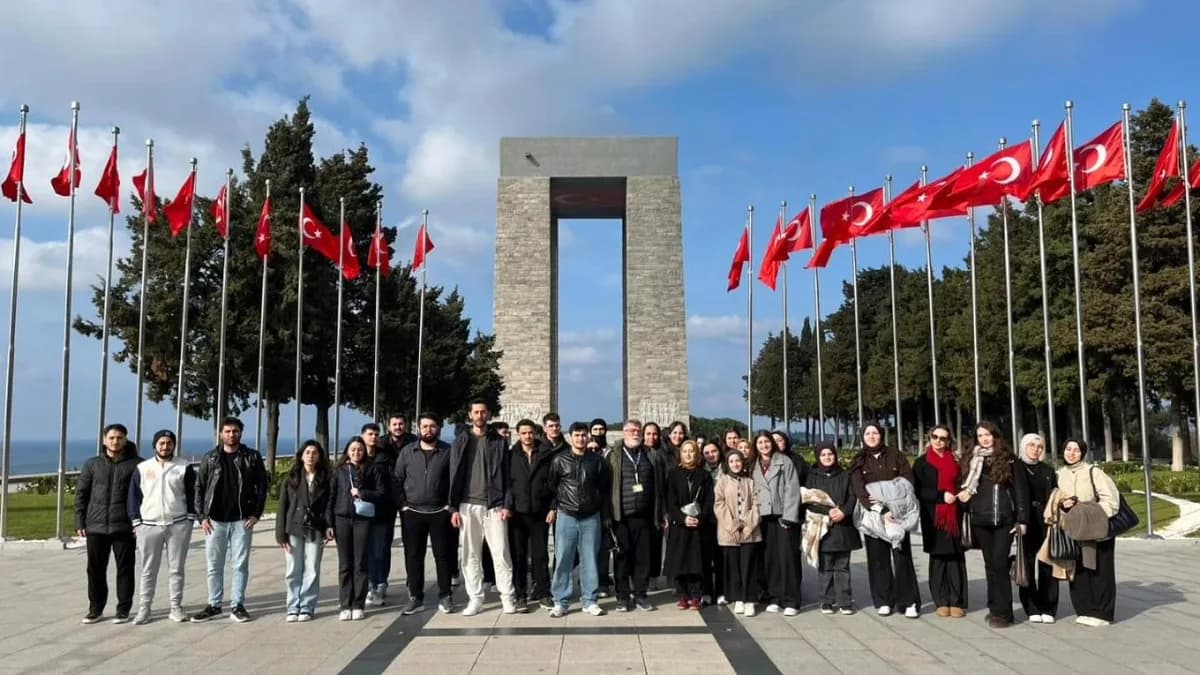Uludağ Üniversitesi Öğrencileri Çanakkale Şehitliklerini Ziyaret Etti