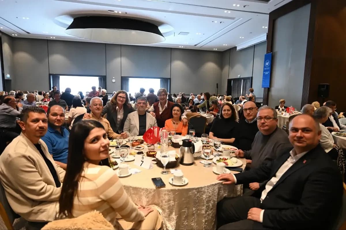 Çanakkale'de Eğitime Destek Buluşması: Aydınlanmanın Öncüsü Prof. Dr. Türkan Saylan Saygıyla Anıldı!