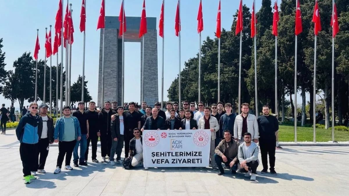 Çan KYK Öğrencileri Çanakkale Şehitliklerini Ziyaret Etti
