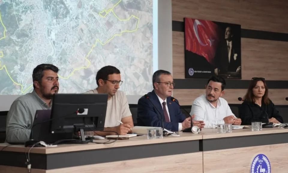 Biga'da Zemin İyileştirme ve Yeni İmar Bölgeleri: Başkan Şen İnşaat Sektörüyle Buluştu