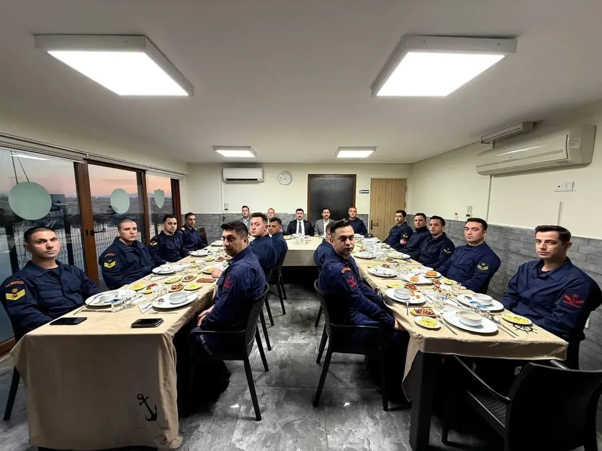 Mavi Vatan’ın Bekçileriyle İftar: Ayvacık Protokolü Sahil Güvenlik ile Buluştu