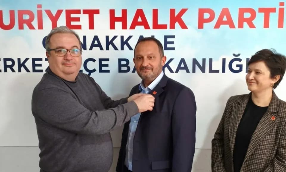 Çanakkale Belediye Meclis Üyesi Kerem Özer CHP’ye Katıldı