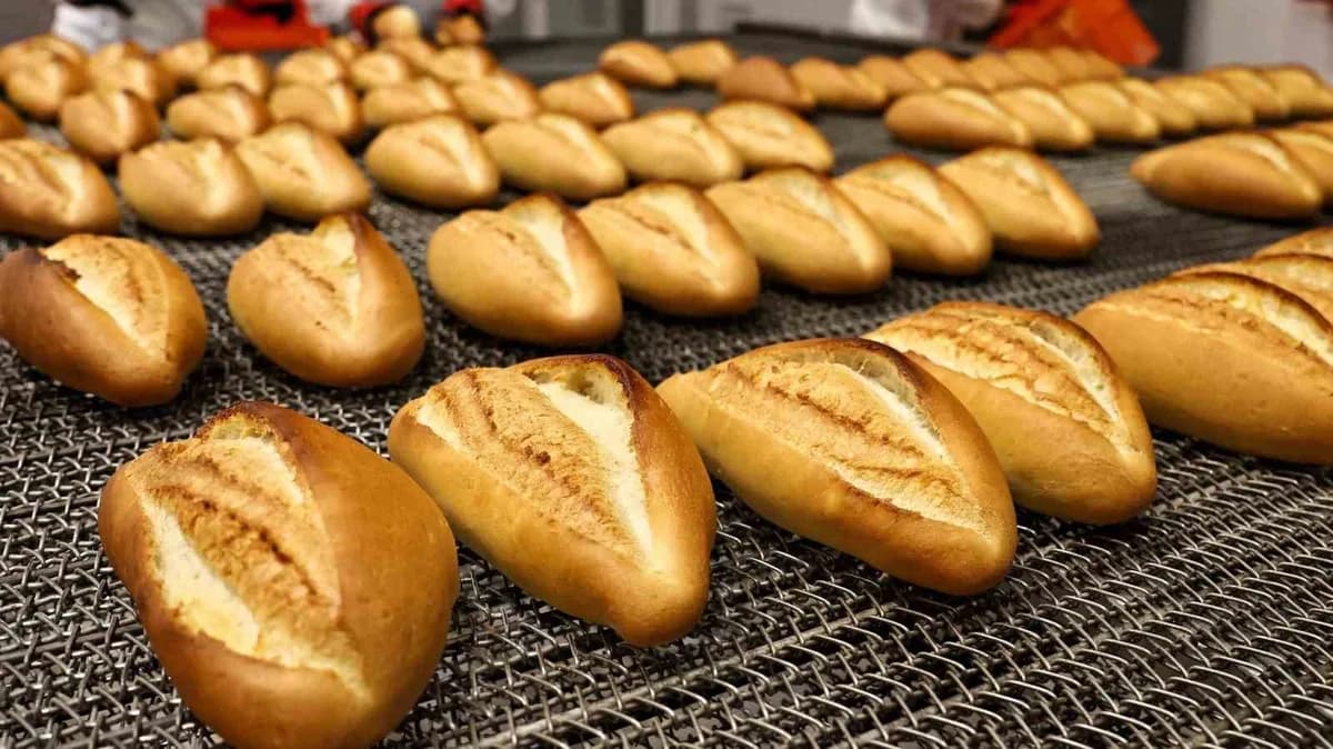 Sofraların Temel Tüketimine Ağır Darbe: Ekmeğe Zam Geldi, 200 Gram Ekmek 17,5 TL Oldu!