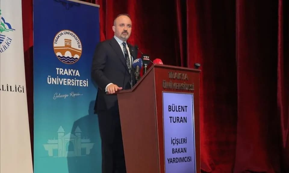 Bülent Turan'dan Muhtarlara Net Mesaj: "Muhtarı Üzen Bizi Üzer!"