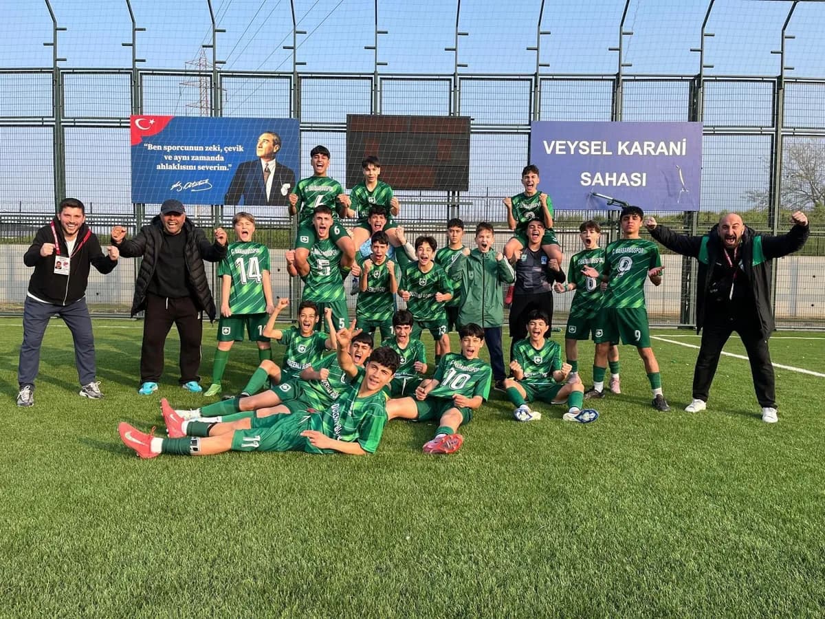 Çanakkale Barbarosspor U14 Türkiye Şampiyonası'nda Kupaya Koşuyor!