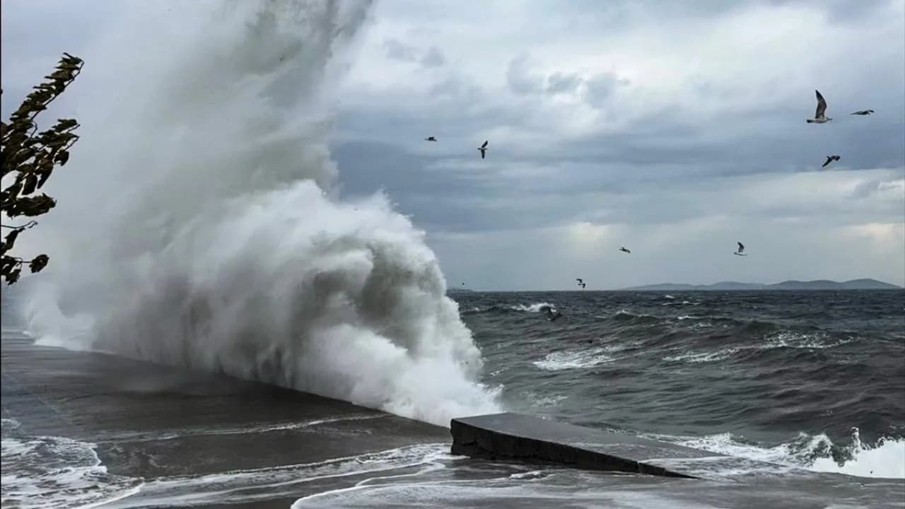 Çanakkale'de Fırtına Uyarısı: Deniz Ulaşımı Etkilenebilir