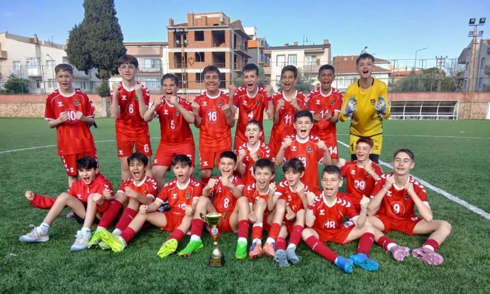 Kepez Spor, Çanakkale U13 Ligi Şampiyonu Kupayı Kaldırdı!