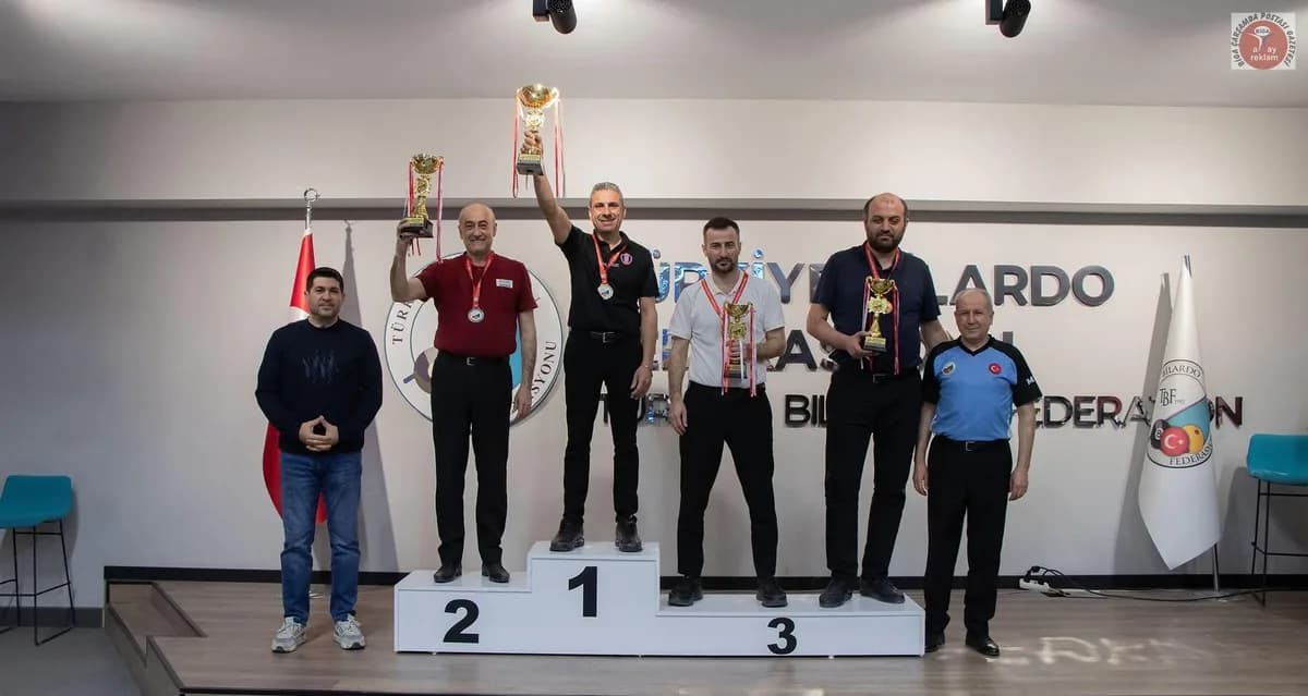 Biga'nın Gururu Berk Anlıpak, 3 Bant Bilardo Türkiye Şampiyonu Oldu