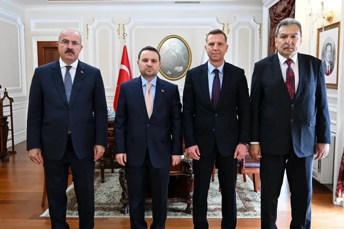 Çanakkale Heyetinden Başkent Çıkarması: Vali Toraman Adalet Bakanı Gürlek'i Ziyaret Etti