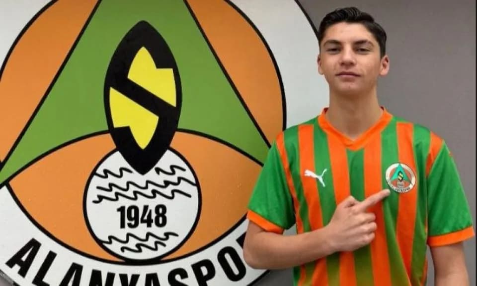 Çanakkale'den Süper Lig'e: Barbarossporlu Göktürk Arda Alanyaspor'da