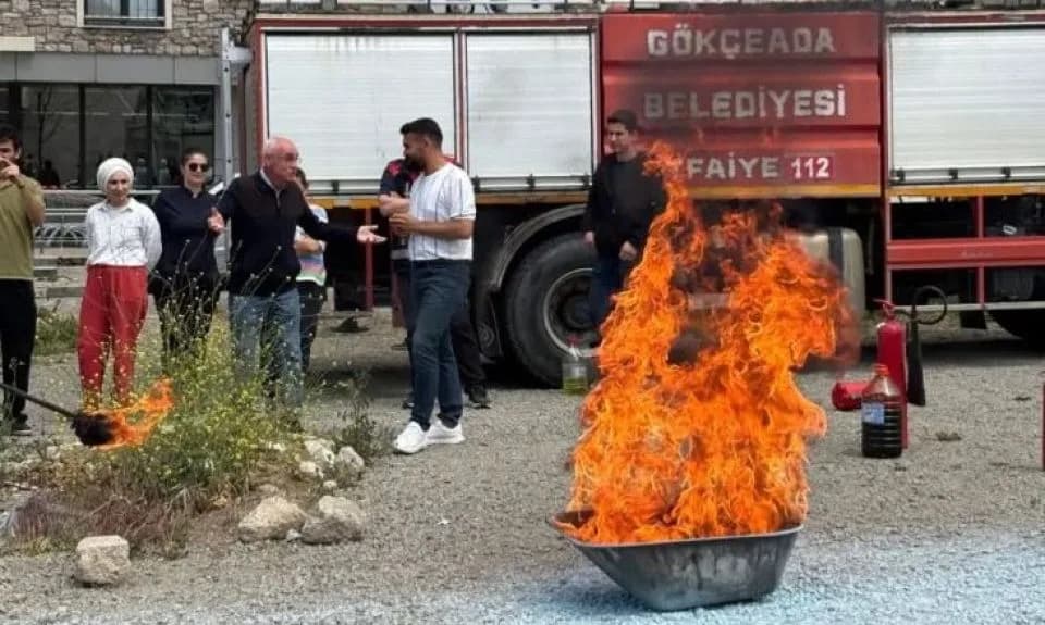 Gökçeada Devlet Hastanesi'nde Nefes Kesen Tahliye Tatbikatı