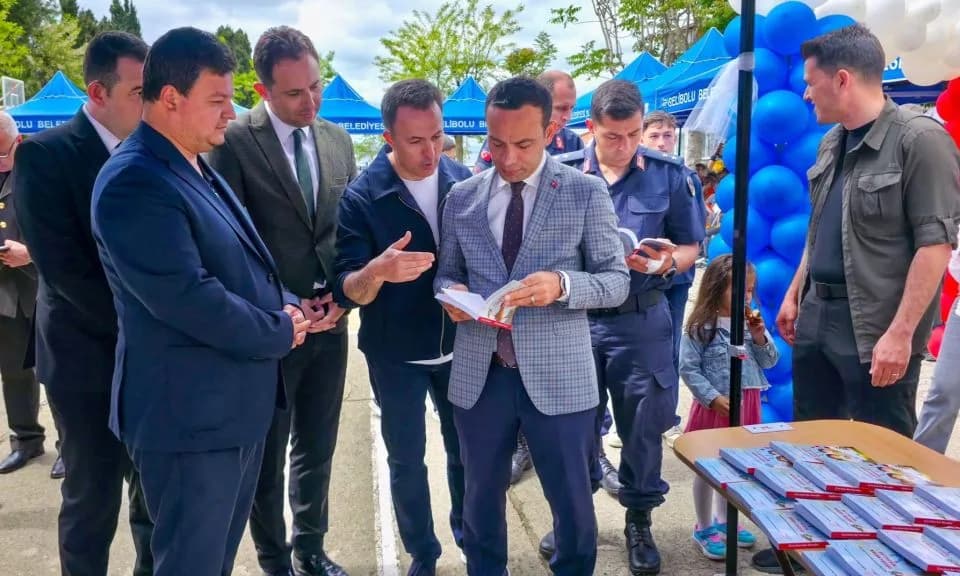 Gelibolu'da Çocuk Yazarlar Şenliği ile Genç Kalemler Sahnedeydi