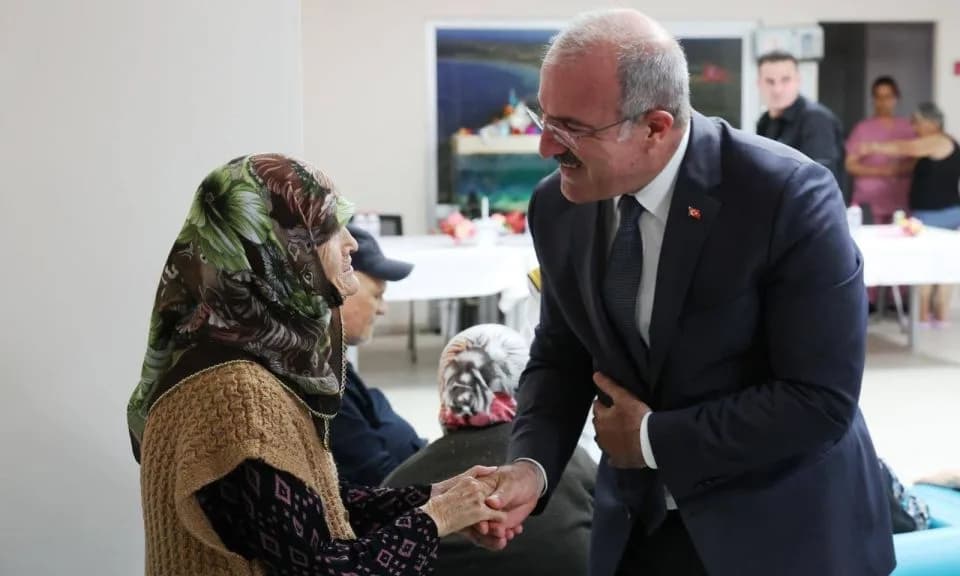 Çanakkale Protokolünden Huzurevi Sakinlerine Anlamlı Bayram Ziyareti
