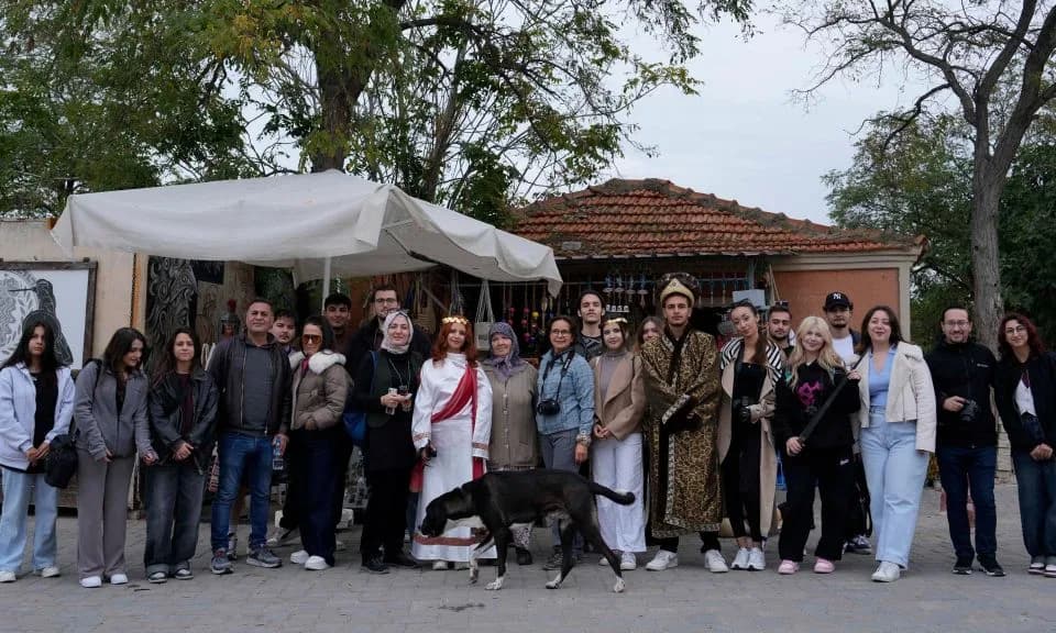 ÇOMÜ Öğrencileri Troya Antik Kenti ve Müzesi'nde Tarihi Kadraja Aldı