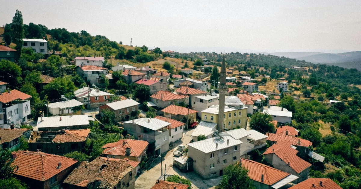 Kuzey Ege'nin Zamansız Güzelliği: Assos ve Çevresindeki Büyüleyici Taş Köyler Rotası