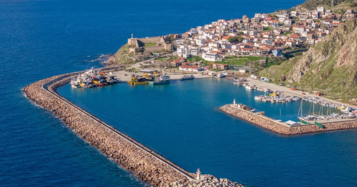 Assos ve Babakale Gezi Rehberi: Ege'nin Kalbinde Tarih, Doğa ve Huzur Dolu Bir Keşif Yolculuğu