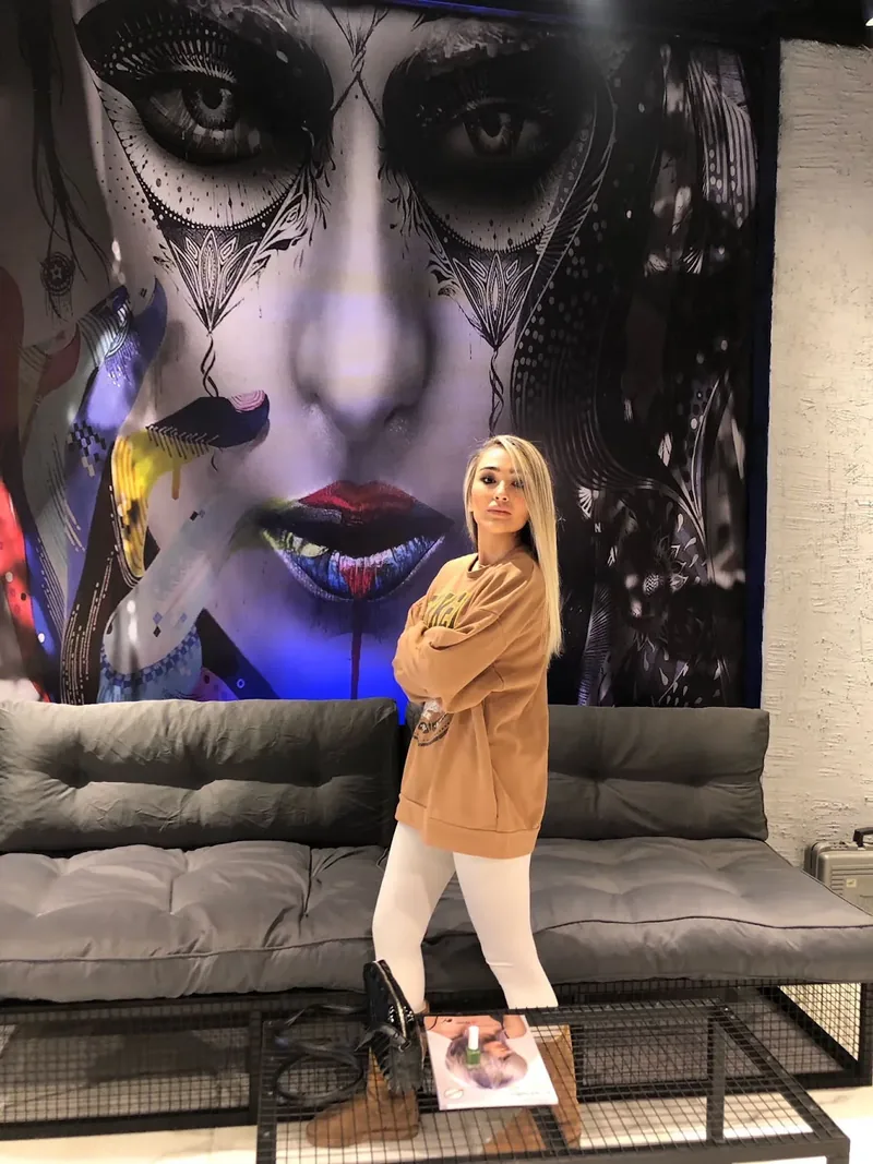 Queen hair makeup studio