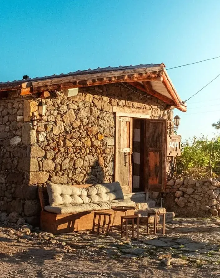 Kafe Mera - Assos Cemaller Köyü'nde Huzur Dolu Bir Kahve Molası