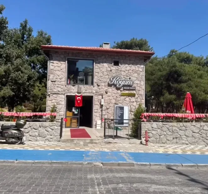 Ayvacık Köyüm Pide: Assos'ta Geleneksel Taş Fırın Lezzeti