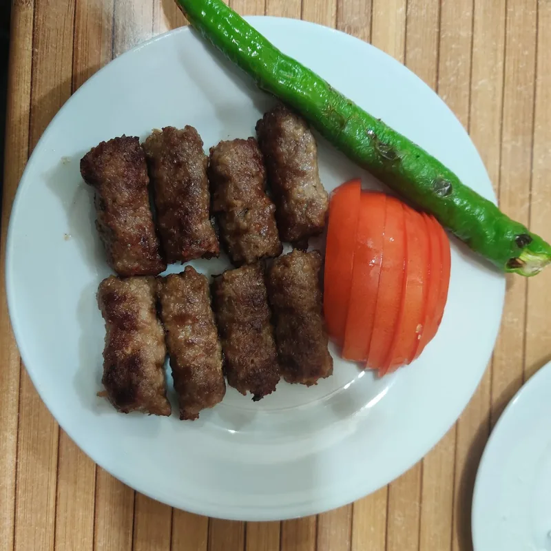 Bigalı Canbaz Aile Izgara köfte Salonu