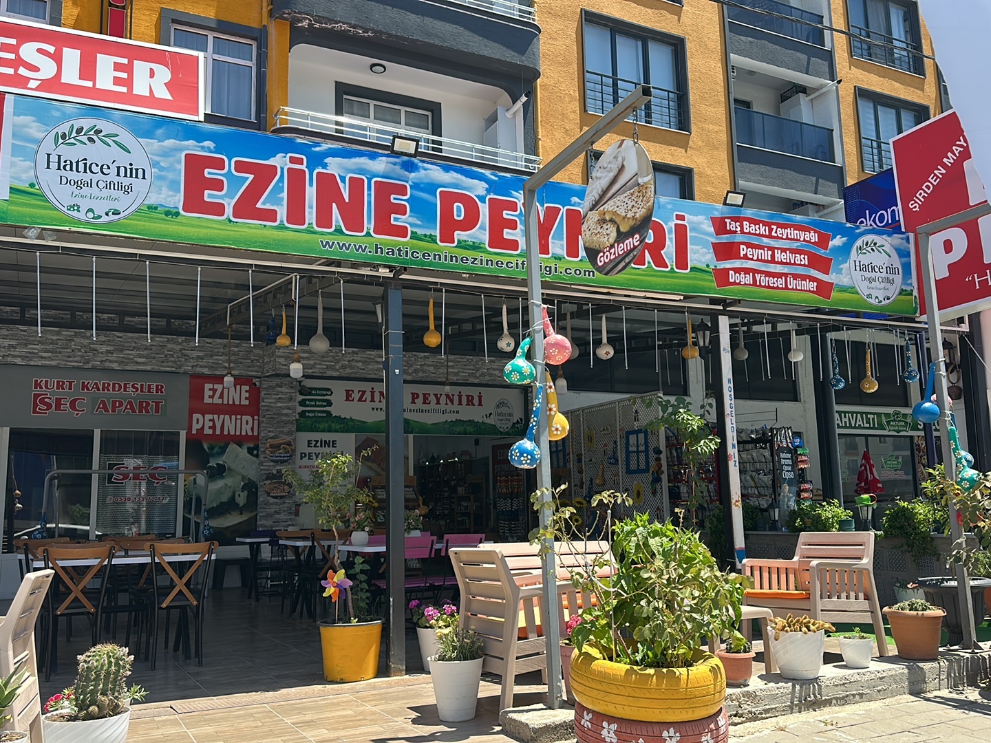 Hatice'nin Doğal Çiftliği - Ezine Lezzetleri ve Kahvaltı