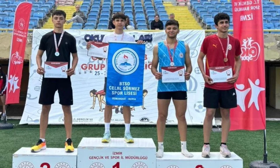 Çanakkale'nin Genç Atletleri İzmir'den Üç Madalya ile Döndü