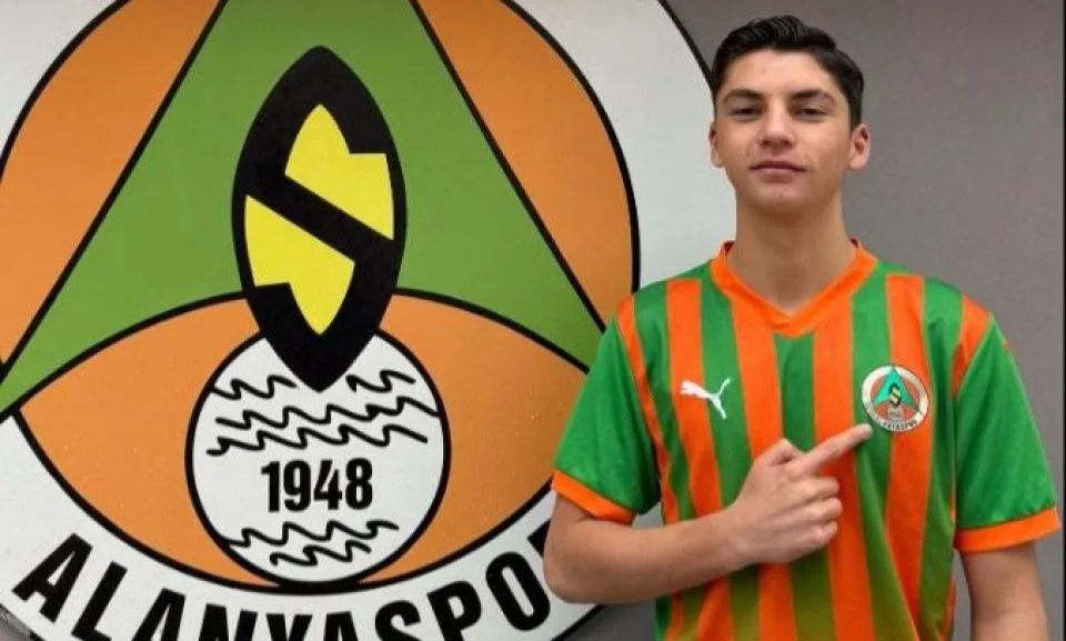 Çanakkale'den Süper Lig'e: Barbarossporlu Göktürk Arda Alanyaspor'da