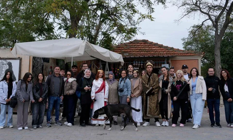 ÇOMÜ Öğrencileri Troya Antik Kenti ve Müzesi'nde Tarihi Kadraja Aldı