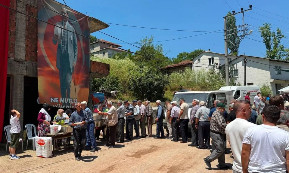 Çan'ın Söğütalan Köyünde 5 Bin Kişilik Hayır Yemeği Düzenlendi