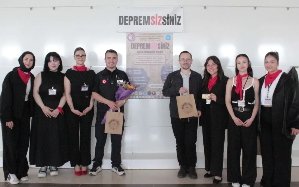 ÇOMÜ'den "Depremsizsiniz" Projesi: Sanatla Deprem Bilinci Çanakkale'de Yükseliyor