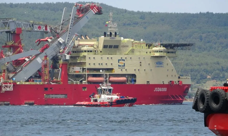 Dev Boru Döşeme Gemisi 'JSD 6000' Çanakkale Boğazı'ndan Geçti