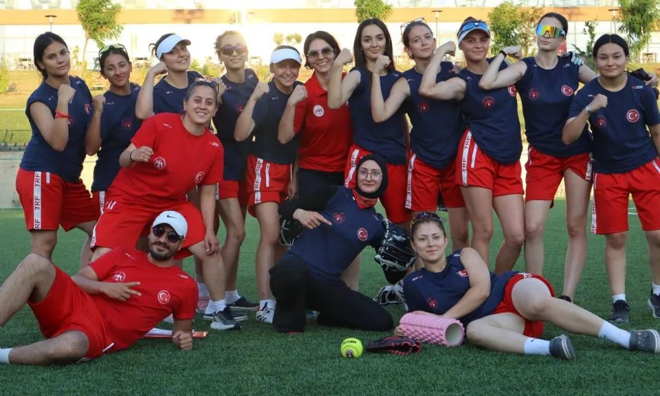 U22 Softbol Kadın Milli Takımı Çanakkale'de Avrupa Şampiyonası Kampında