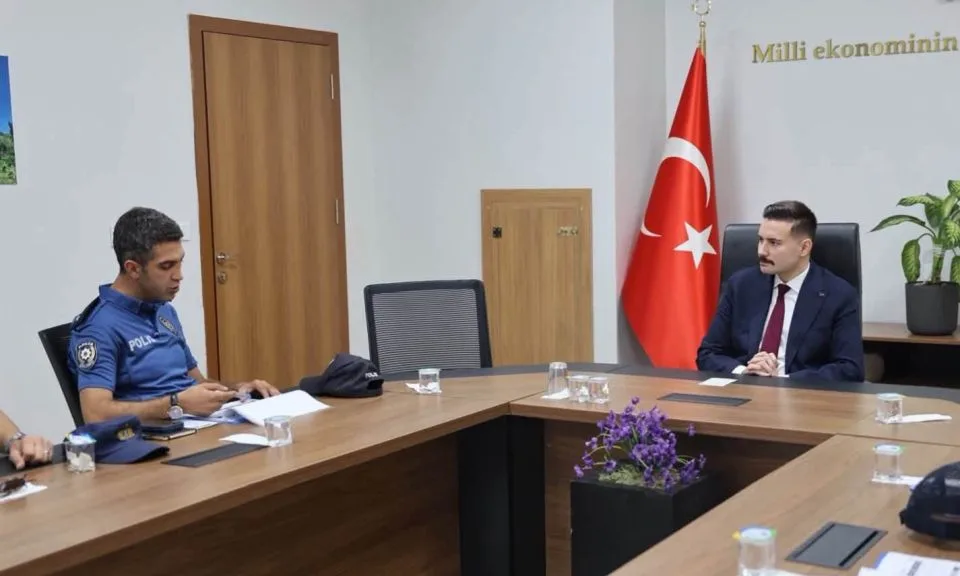Gökçeada'da Yaz Sezonu Güvenliği İçin Kapsamlı Toplantı Yapıldı