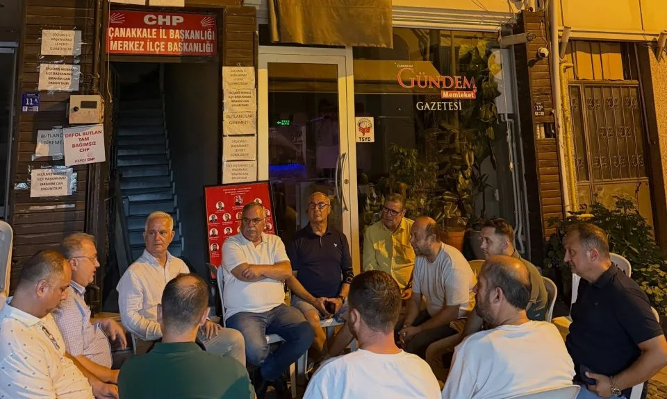 CHP Çanakkale İl Binası Önünde Demokrasi Nöbetleri Devam Ediyor