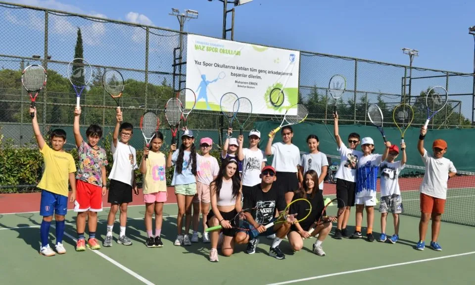 Çanakkale Belediyesi Yaz Spor Okulları ile Çocuklar Spora Doyuyor