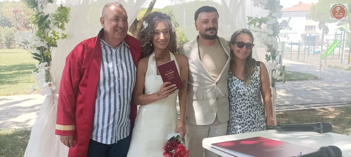 Biga Gümüşçay'da Kendi Kızının Nikâhını Kıyan Babanın Duygusal Anları